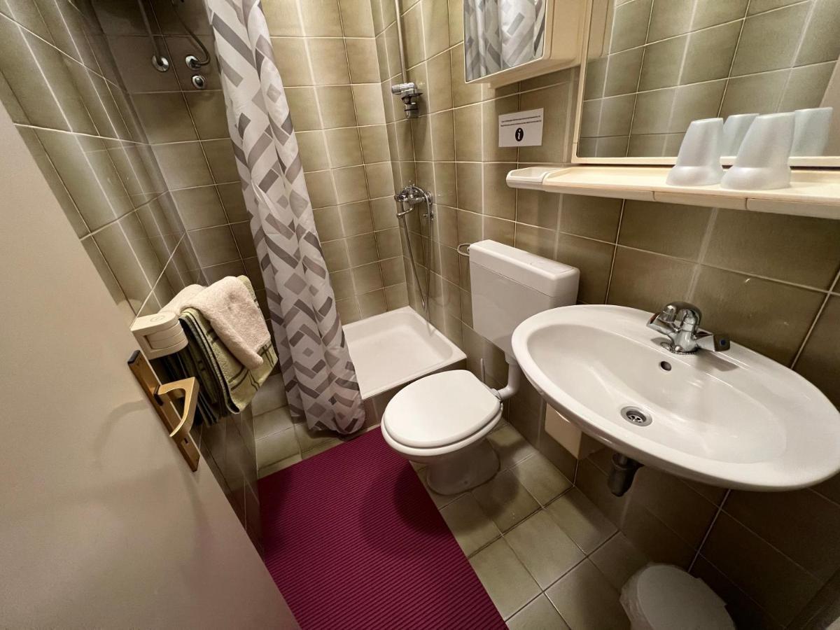 Apartaments Oma & Opa Banjol 外观 照片